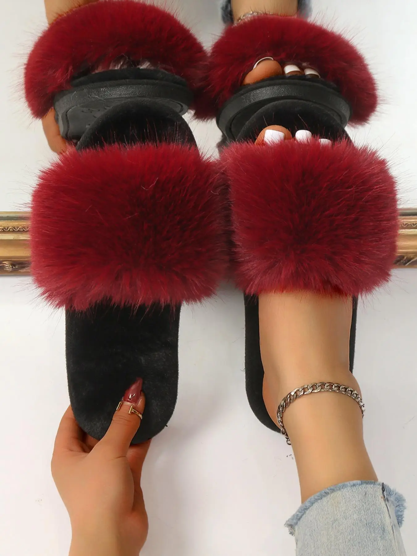 Matching Faux Fur Plush Indoor Slippers for Women, 2025 New Trendy Casual Soft Fluffy Comfort Bedroom Slippers, Female Going Out Fuzzy Walking Shoes f