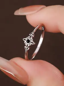Vintage Silver Color Ring with Gemstone, Medieval Court Style, Unique Elegant Jewelry for Parties and Evening Wear, Artificial Zircon Ring