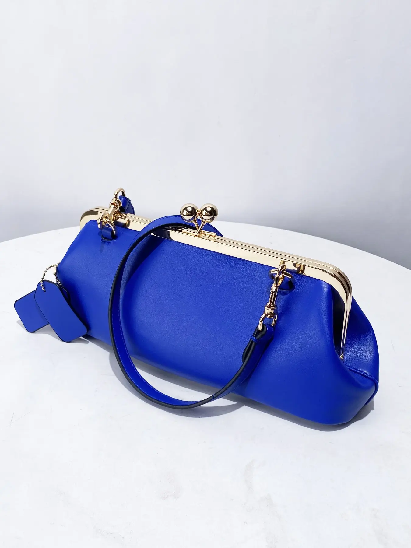 European and American Classic Design Kisslock Frame Bag, 2026 New Fashion Single Shoulder Crossbody Bag, High-Quality Bouquet Style, Crossbody Shoulder Purse, Crossbody Handbag, Fashionable Crossbody Bag, Fashionable Bags