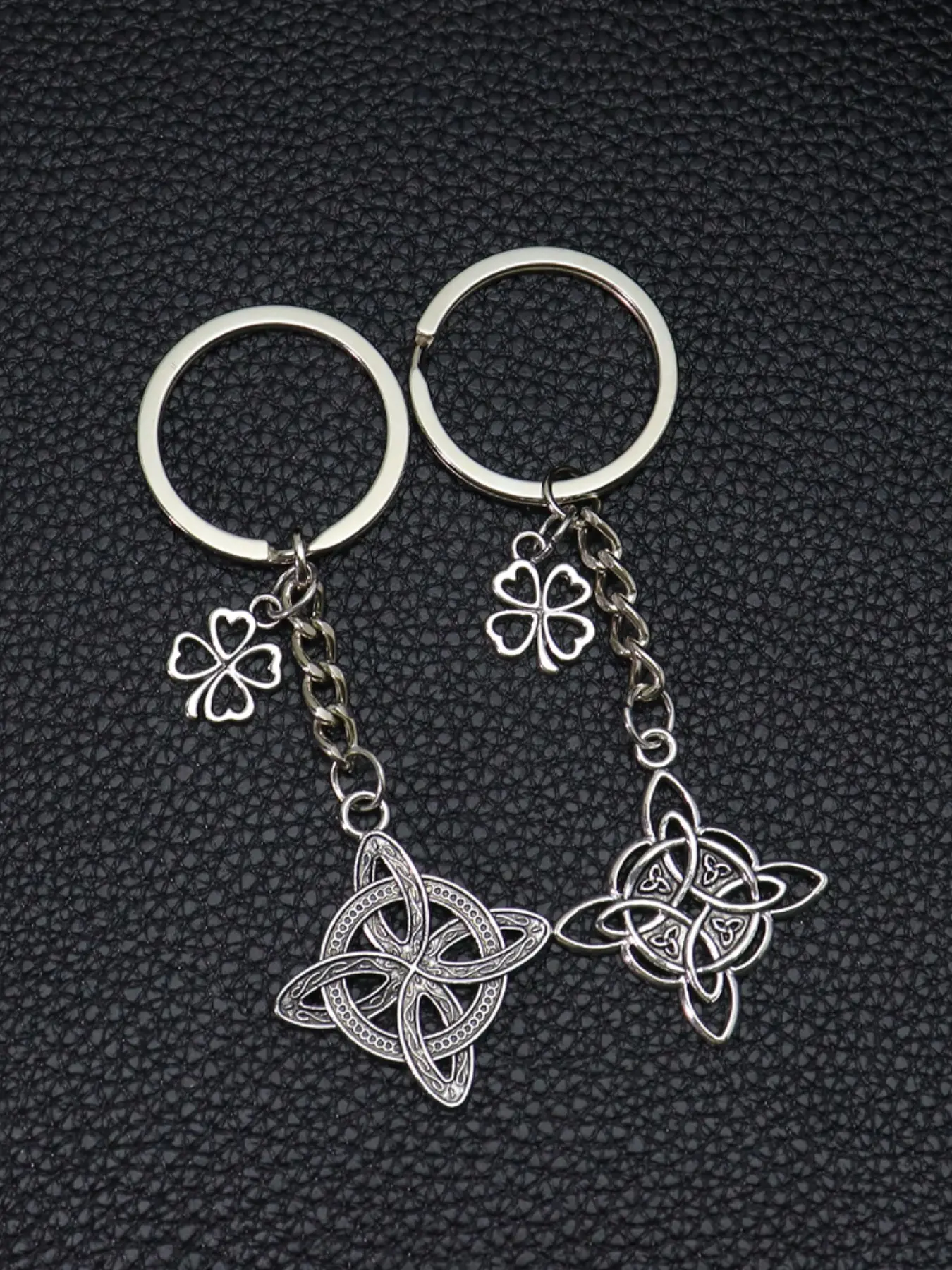 Vintage Celtic Knot Keychain with Four Leaf Clover, Lucky Irish Key Ring, Retro Alloy Bag Charm for Women Men Gift Keychain for Purse, Key Charms