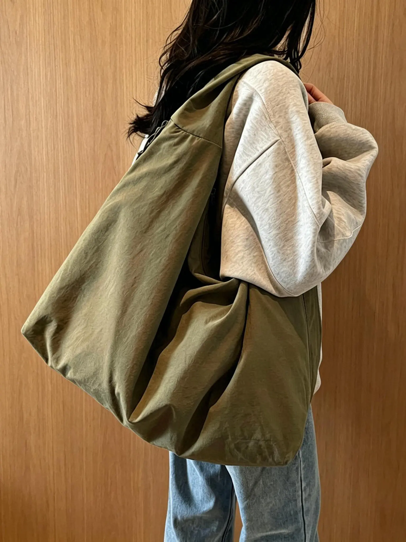 Women's Lightweight Plain Slouchy Tote Bag - Extra Large Capacity Casual Shoulder Purse for All Seasons - Versatile Handbag for Shopping Travel & Everyday Use