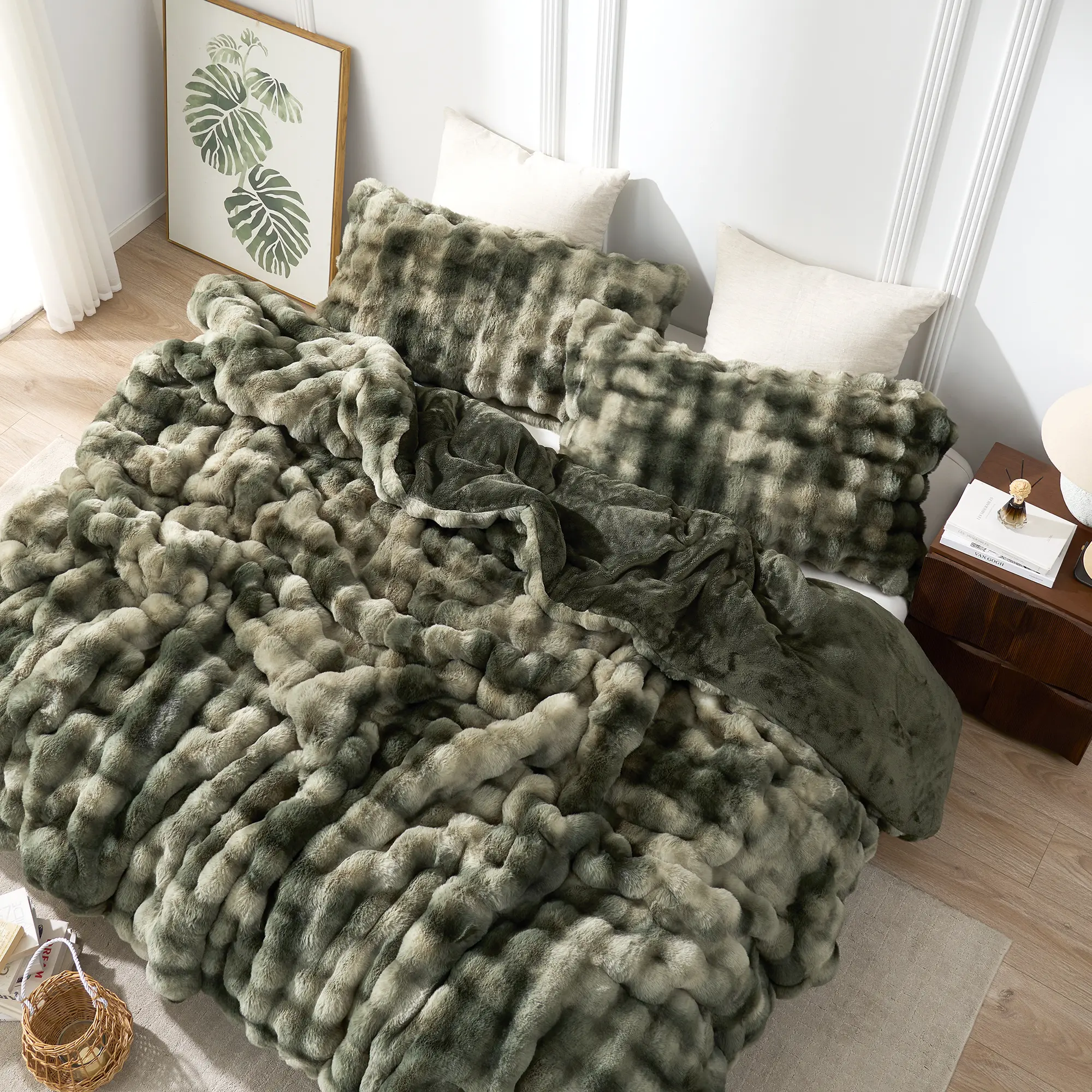 Snowball Chunky Bunny  - Coma Inducer Oversized Comforter Set - Icy Green