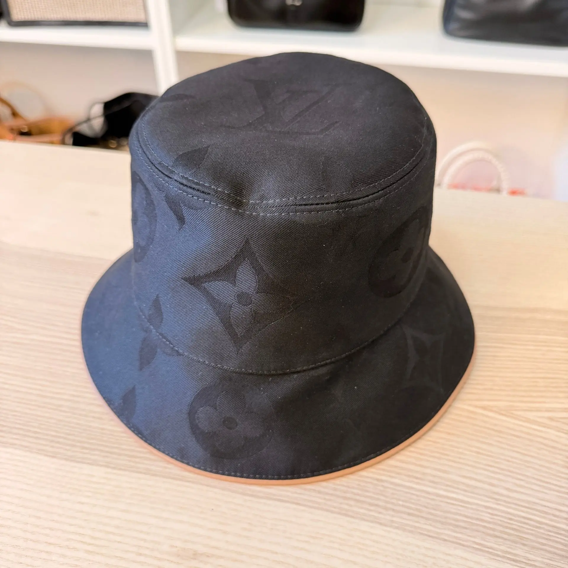 Pre-owned Louis Vuitton Monogram Dailygram Bucket Hat Black/Beige Reversible Medium