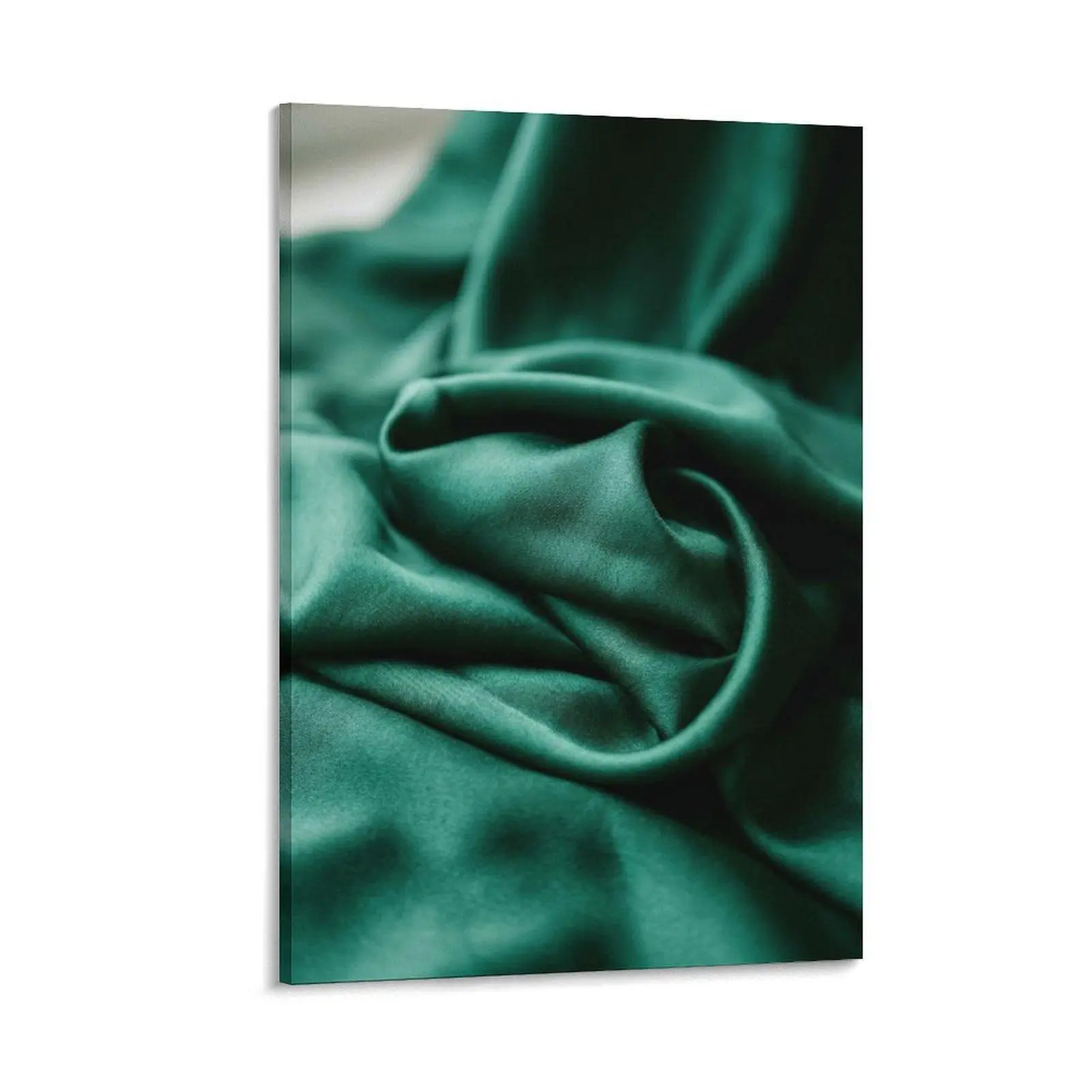 Luxurious Emerald Green Silk Satin Fabric - Smooth Drape, Solid Color, Ideal for Home Decor, Garment Sewing