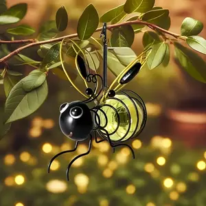 Solar Bee-Shaped Pendant Light - Cute cartoon design, glowing yellow honeycomb body, outdoor garden camping decoration, Outdoor Patio Lights, courtyard lighting, durable lighting