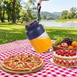 Wireless Portable Blender USB Rechargeable Mini Juicer Cup Fruit Smoothie Mixer【Ensure the juicer is tightened before use】[Random color]