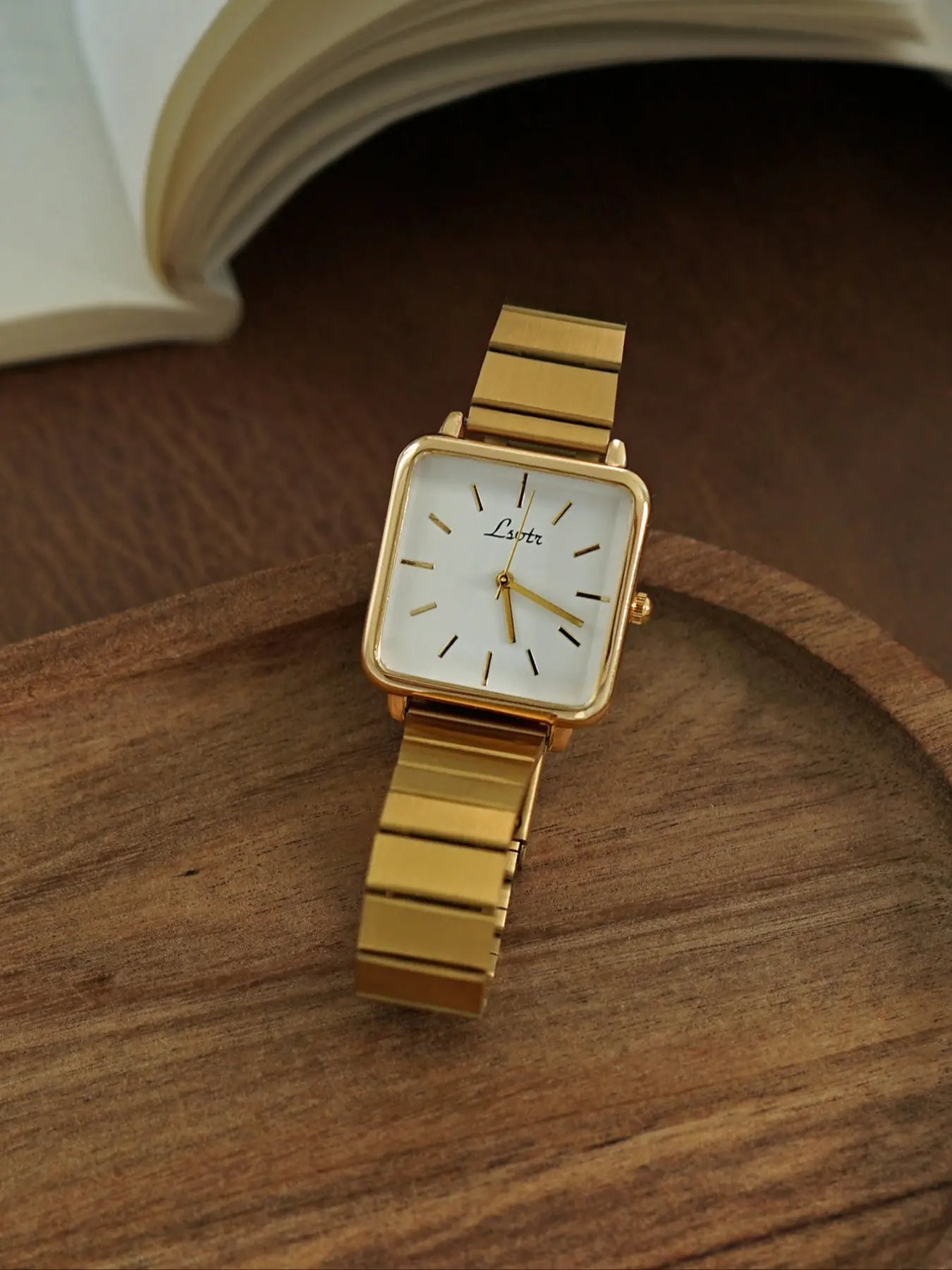 1 piece gold retro elegant women's fashionable wristwatch, Fashion wristwatches, stainless steel strap quartz watch square dial casual waterproof women's watch, suitable for daily wear dinner occasions to decorate the wrist