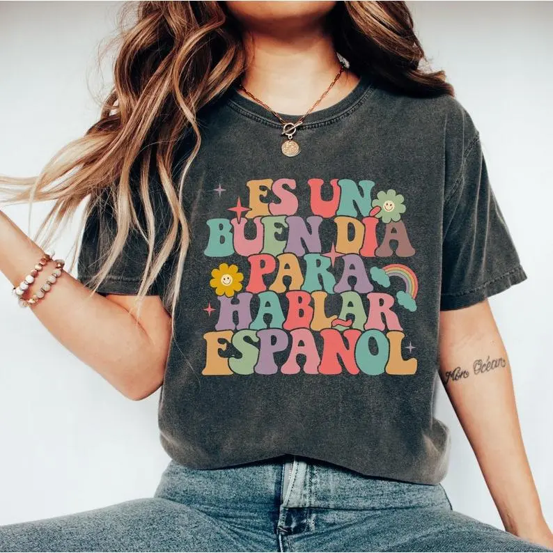 Maestra Shirt, Es Un Buen Día, Personalized Maestra, Spanish Teacher shirt, Bilingual Teacher, Maestra Bilingue, Dual Language, Espanol
