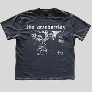 The Cranberries Live In '95 Concert Tour Shirt, Vintage 90s Rock Band Tee, Retro Music Aesthetic Unisex Black Cotton T-Shirt
