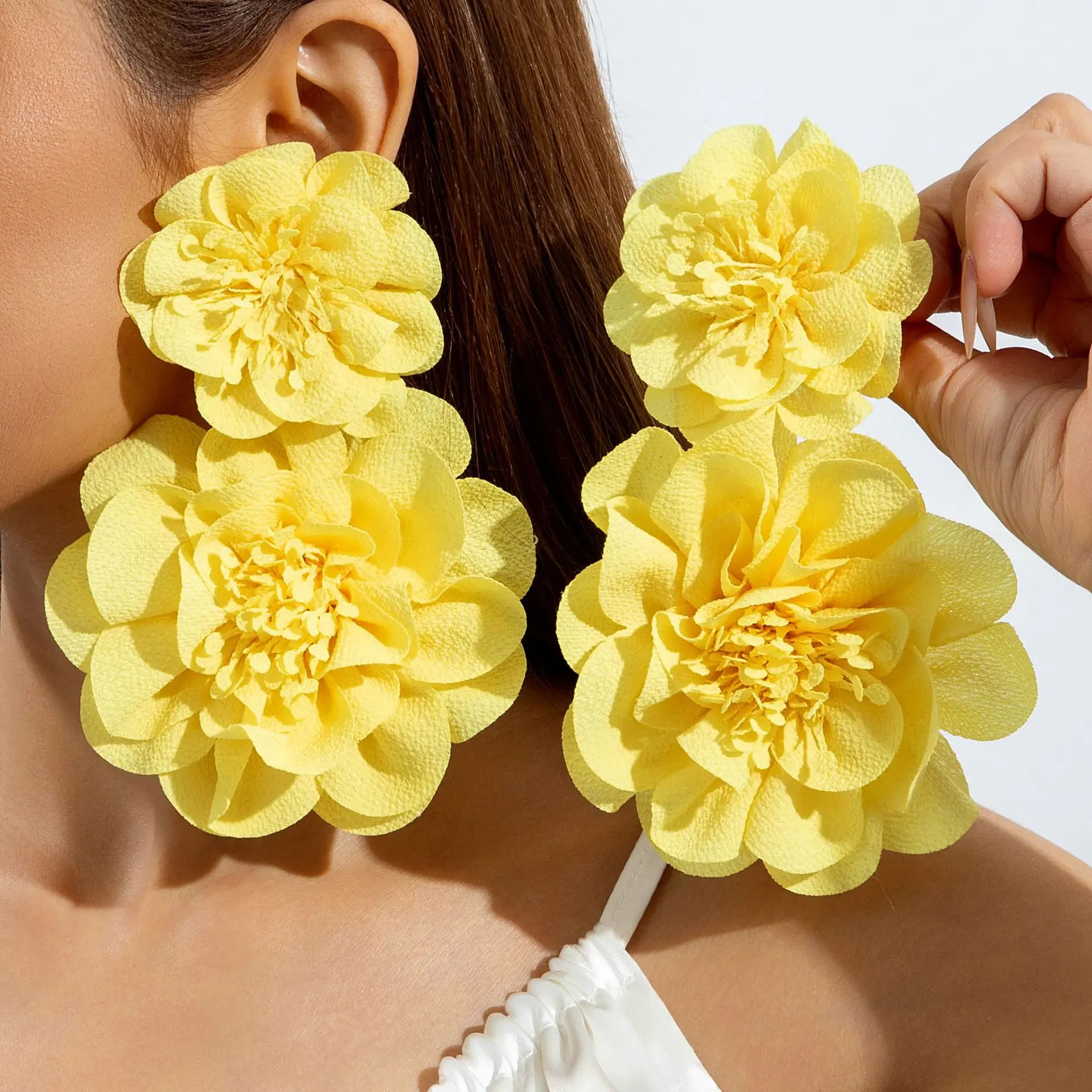 Women's 1-Pair Exaggerated Romantic Flower Drop Earrings - Fabric Flower Pattern, Female Wedding Party Jewelry, Gift Option, Earrings For Women, Romance
