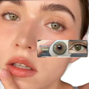 Eyelash applicator tool