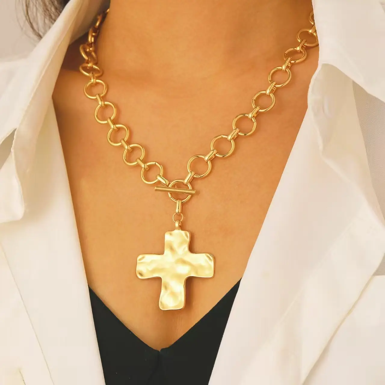 Women's Gold Chain Statement Necklace - Chunky Layered Hammered Bold Cross Pendant, Vintage Toggle Clasp, Oversized Stackable Chain Style Costume Jewelry for Daily Fashion, Summer Vibes (Statement Necklaces for Women), Gold Necklace Women