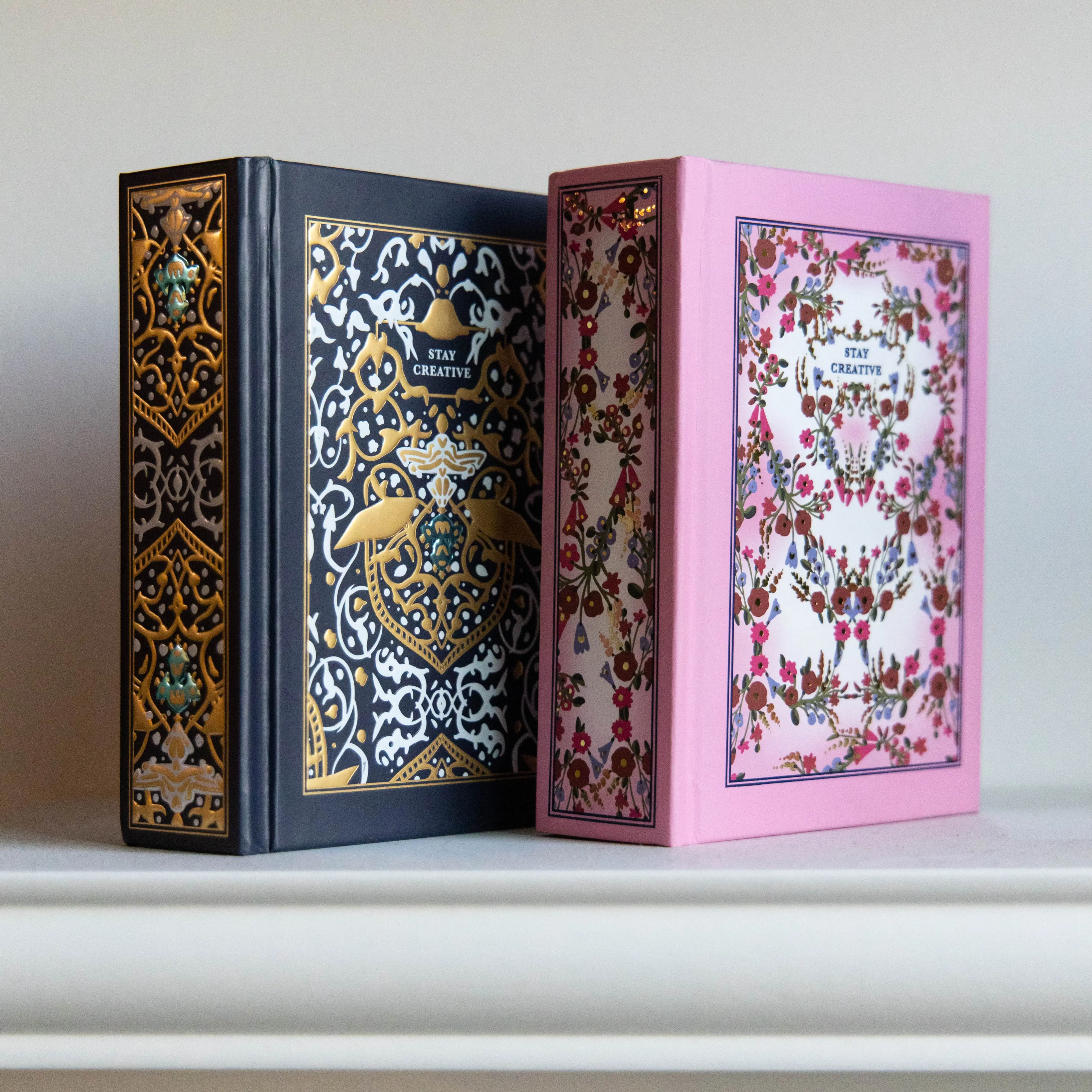 Cynessia Bundle - 2 Luxury A6 Hardcover Notebooks with 480 Blank & Lined Pages Gilded Gold & Matte Blue Edges Embossed Covers & Pockets Perfect Gift for Creativity