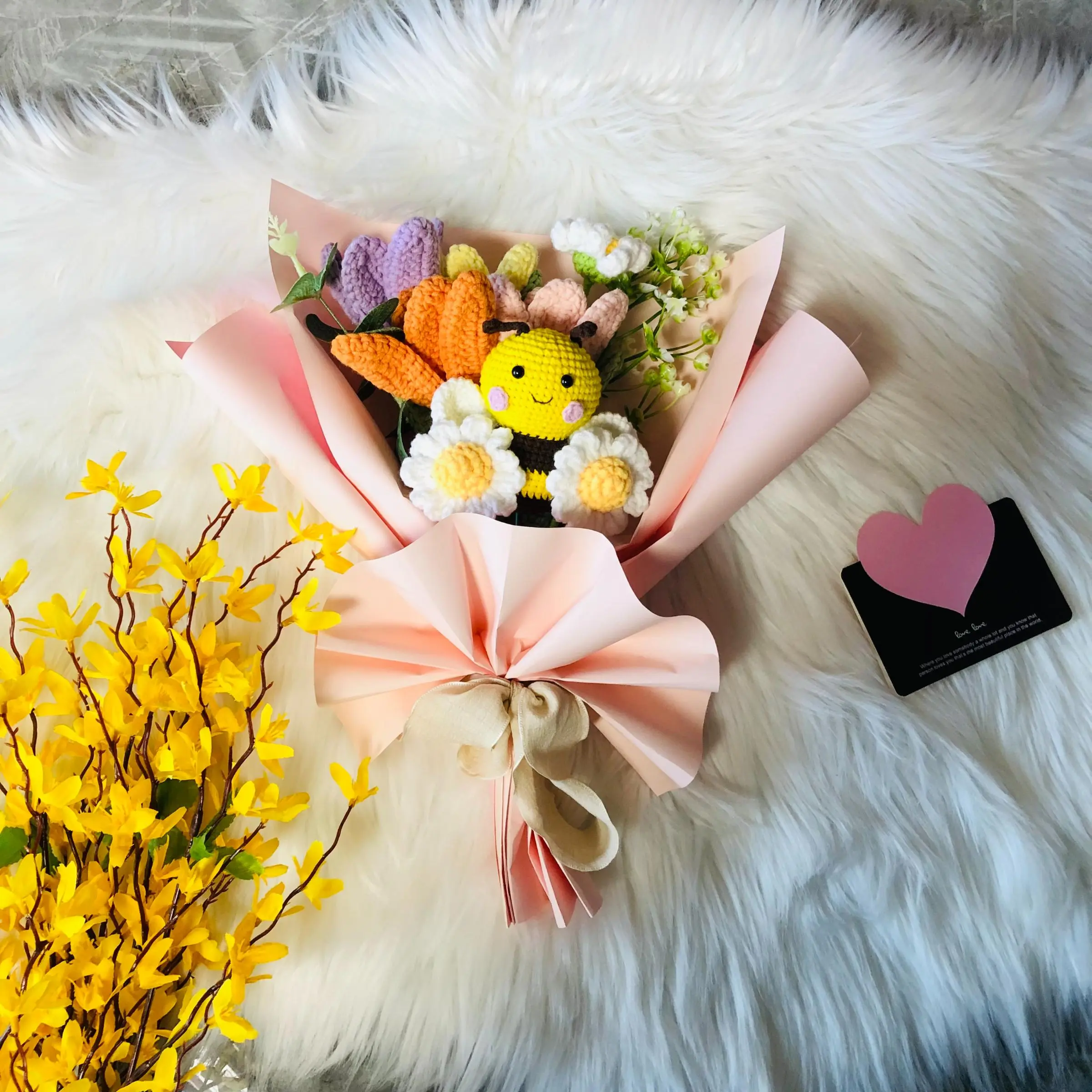 Crochet Flower Bouquet, 1 Set Cute Sunflower Daisy Tulip Crochet Flower Bouquet with Gift Card & Gift Bag, Birthday Gift for Friends & Family, Decor, Artificial Flower Decoration, Artificial Flowers, Artificial Flower Arrangements