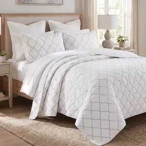 EMBRIODERY GEOMETRIC TEXTURED QUILT SET