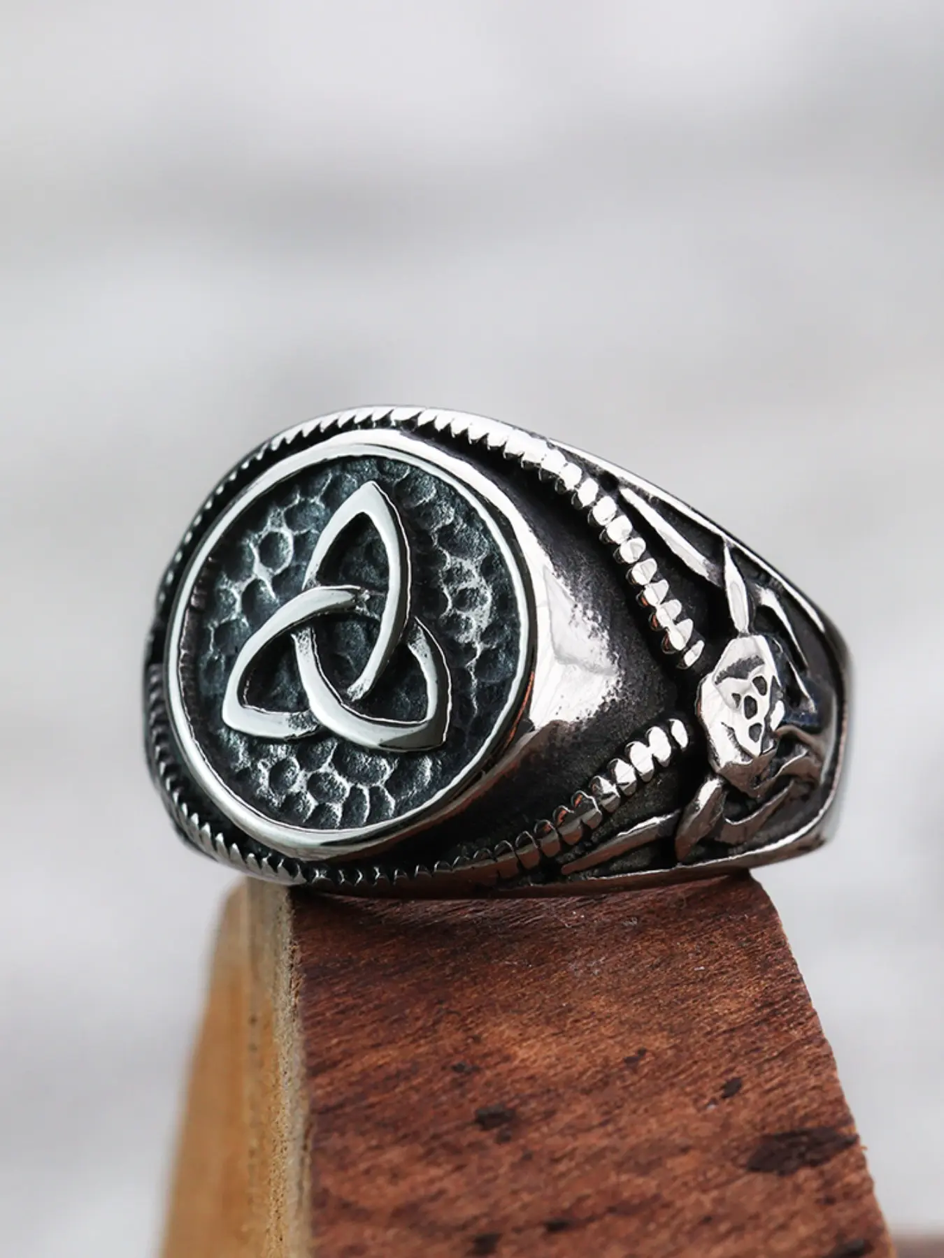 Viking Celtic Knot Statement Ring, 316L Stainless Steel Jewelry for Men & Women, No Tarnishing, Casual Plain Design, Engagement Wedding Rings Wedding Engagement Party Accessory