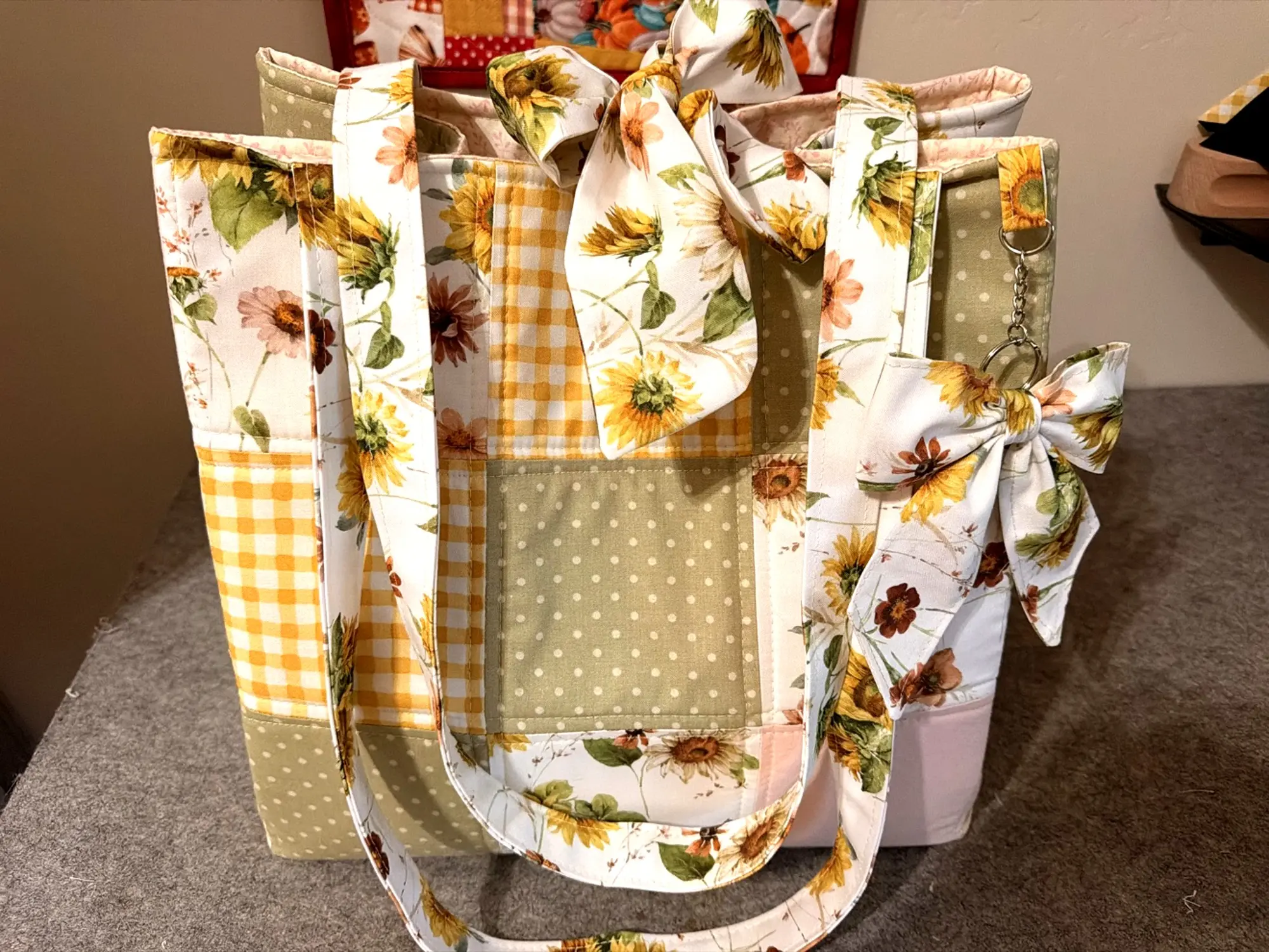 Quilted Patchwork Tote Bag, Farmhouse Fabric Tote with Pockets, Handmade Cottage Tote Bag, Teacher Tote Bag, Gift for Her, Quilted Handbag