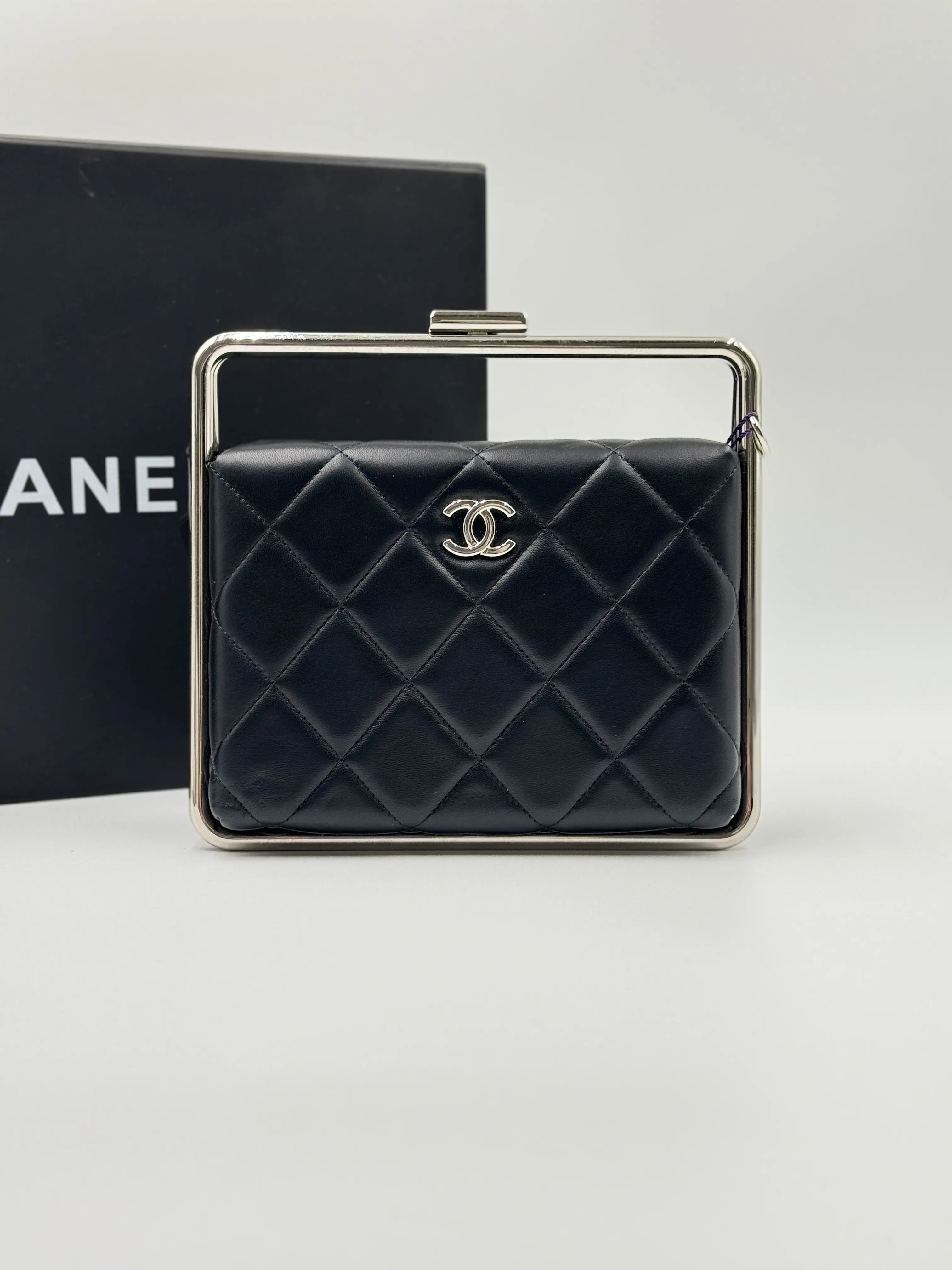 Pre-owned CHANEL lambskin Clutches & Wristlets Quilted Metal Bar Clutch Bag Black