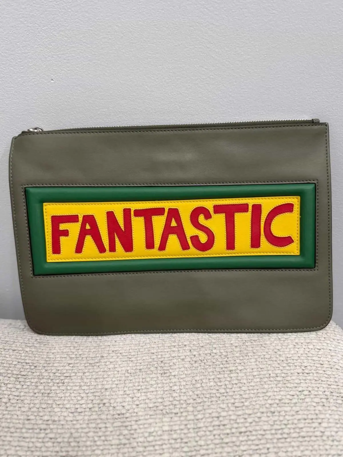 Pre-owned FENDI As Seen On Screen As Seen On Screen M023 LE Pouch "Fantastic" Green $1199