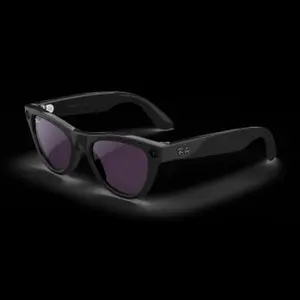 Ray-Ban Meta Skyler (Gen 1), Shiny Black / Clear to Amethyst Transitions®, Standard Ray-Ban Meta Skyler (Gen 1), Shiny Black / Clear to Amethyst Transitions®, Standard
