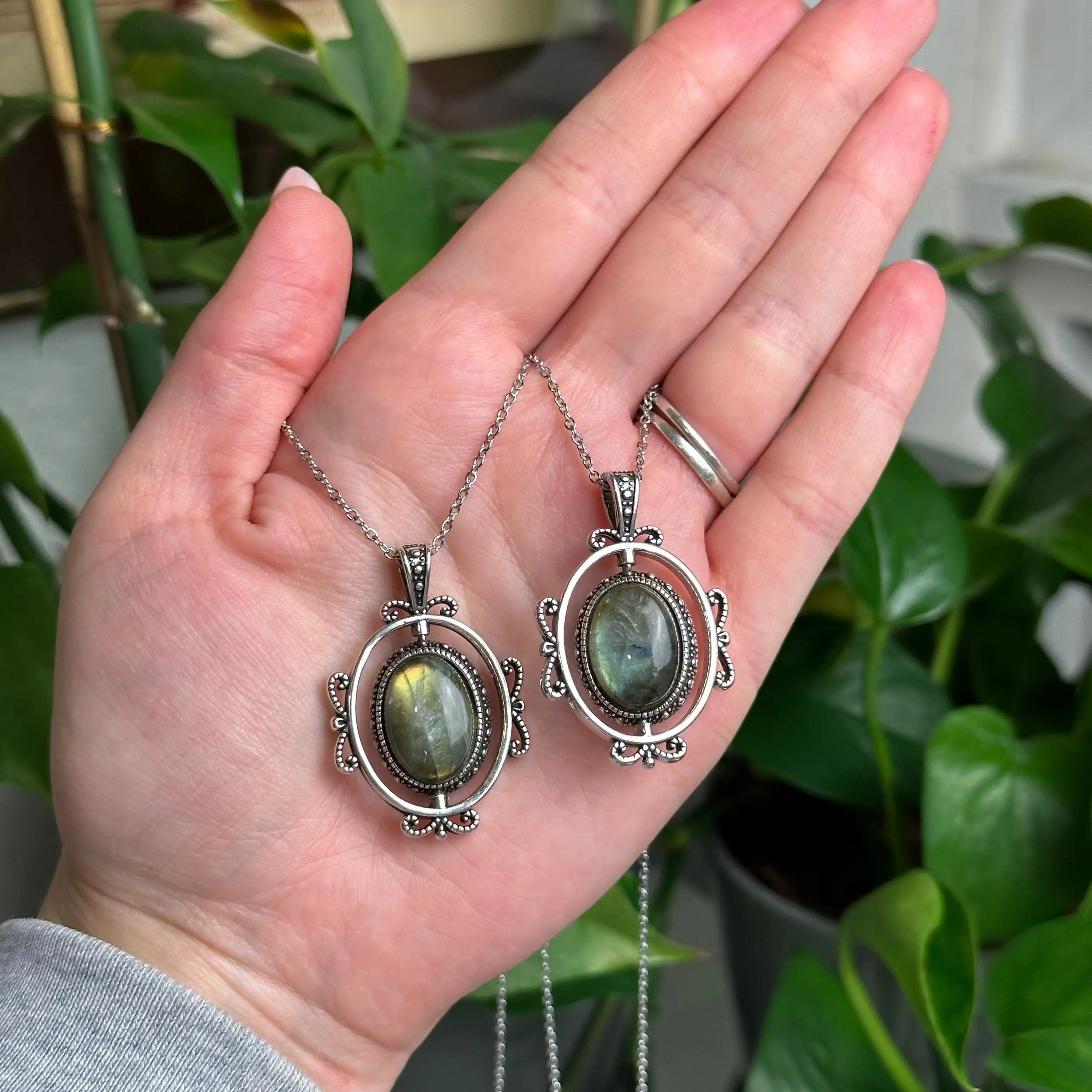 Natural Crystal Labradorite Fidget Pendant Necklace for Women - Durable Jewelry Accessory Boosting Intuition, Inner Confidence, Clarity, Protection, Transformation