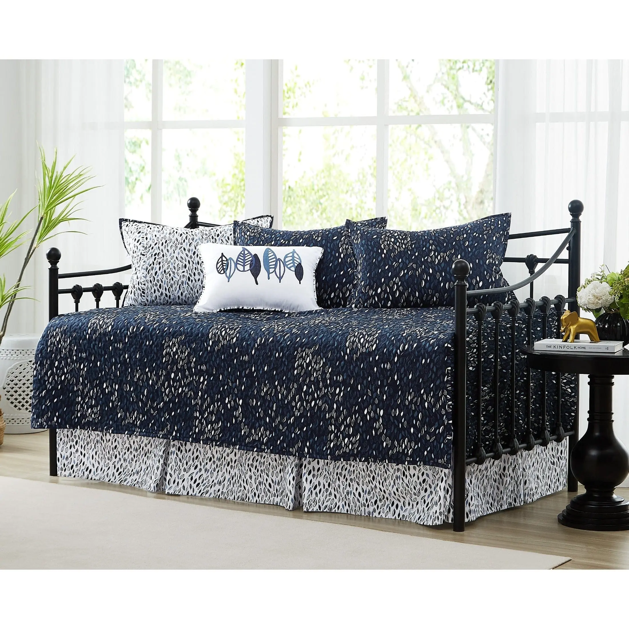 Twin Size Bed 6-Piece Classic Microfibre Daybed Cover Set with Fine Quilting, Botanical Leaves Grey, Wrinkle Resistant, Machine Washable Soft Furnishings, Quilt Bedding Set