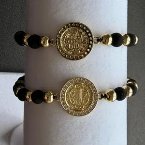 Manilla de San Benito con murano.