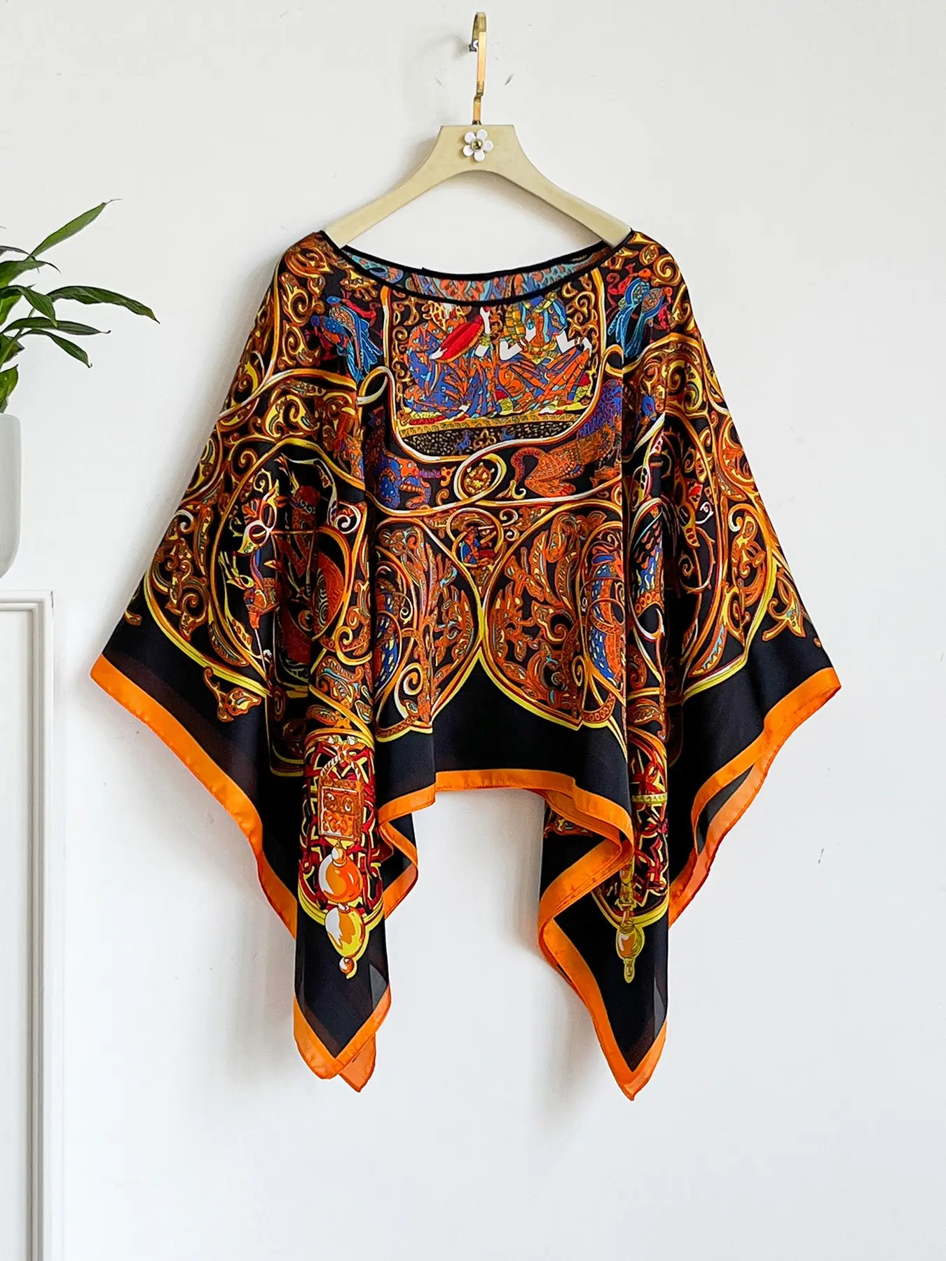 French Luxurious Baroque Pattern Silk Feel Shawl, Windproof Sandproof Soft Scarf Wrap, Fashion Versatile Accessory for Stylish