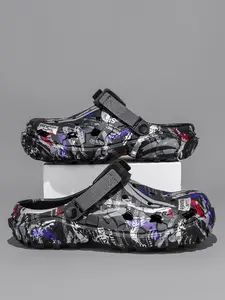 Men's Random Geometric Print Slides, Casual Comfortable Breathable Lightweight Slides, Fashionable Half Strap Slippers for Indoor & Outdoor Wear, Boy