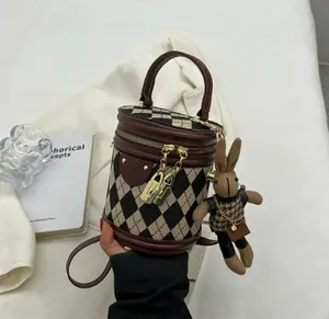 M20-New diamond pattern cylindrical bag action figure hanging handbag