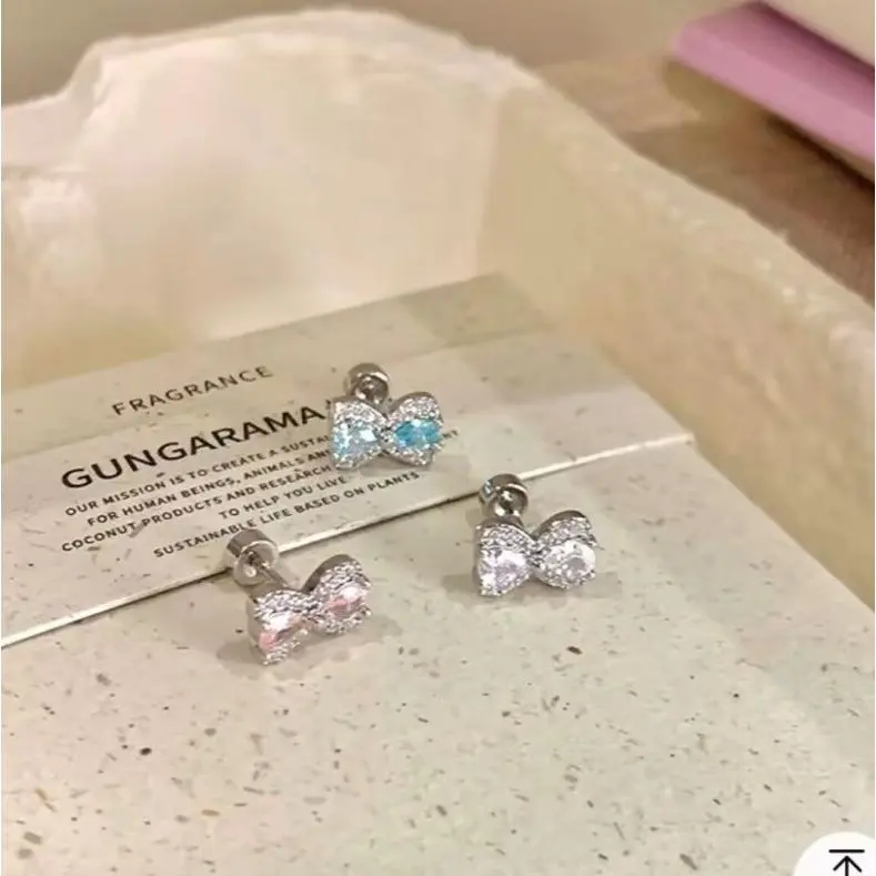 Titanium steel zircon bow stud earrings, exquisite high-end feeling, edge cochlear nail earrings