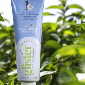 T-shirt Glister Multi-Action Toothpaste with Plant-Based Goodness – 200 g Daily