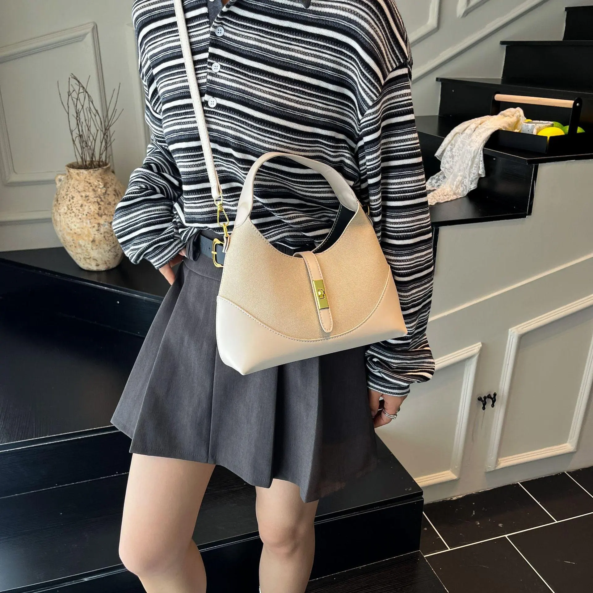 Women's Colorblock Urban Minimalism Dumpling Bag - 2026 New High-End Niche PU Leather Handbag, Holiday Use, Lock Closure, Clasp Detail, Sandwich Pouch, Commuting-Friendly, Convertible Hand/Crossbody/Underarm, Do Not Wash, Retro
