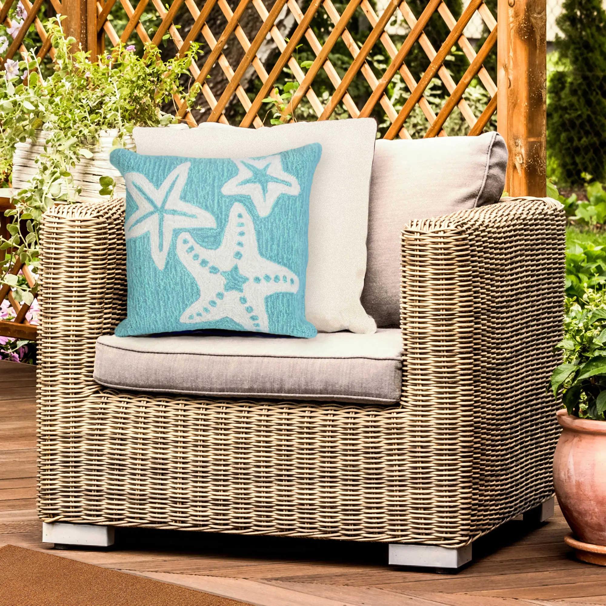 Lush Decor Frontporch Handmade Indoor-Outdoor Pillow - Oceanic Starfish Geometric Coastal Accent, Fade Resistant Outdoor, Colorful Soft, Decorative Cover Cushion