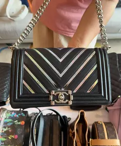 Pre-owned CHANEL france Crossbody Bags H1 Black Chevron Le Boy Chain Bag SBH06290004