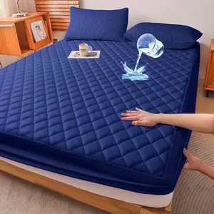 Soft & Comfortable Waterproof Thickened Mattress Protector Queen Size - Cooling Bedspreads, Layered Fitted Sheet with Solid Color Bedding Design - Ideal for Bedroom, Guest Room And Hotel Mattress Protection