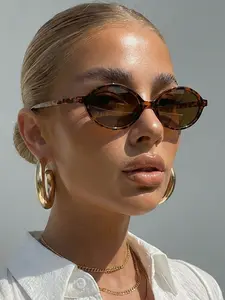 Vintage Small Frame Fashion Glasses, Unisex, Suitable for Daily Wear, Beach, Travel, Street Photography, Unique Trendy Eyewear