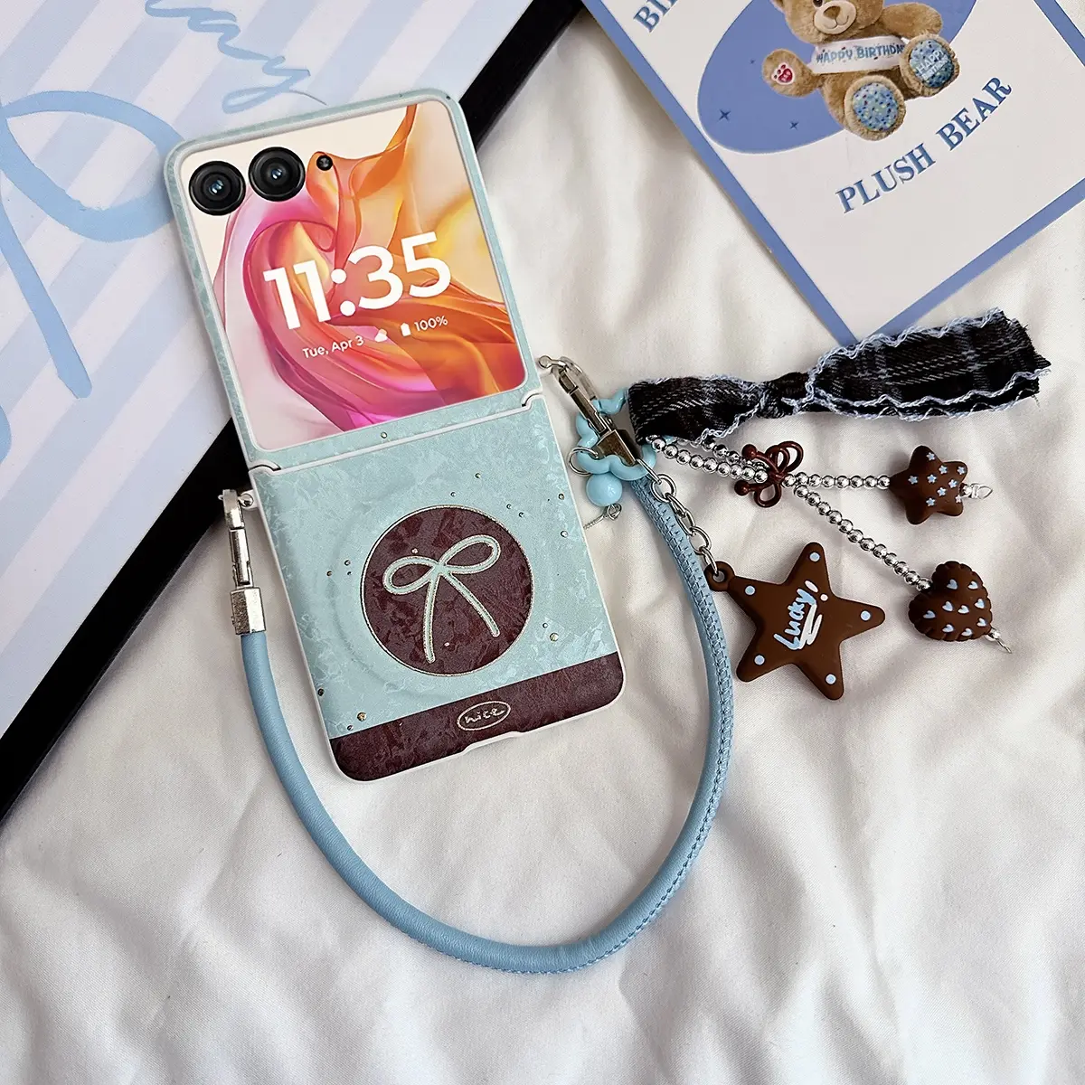 PU leather bow pattern magnetic phone case, Cellphone Cover, Accessories, supports wireless charging. The hard PC back panel protects the phone. Suitable for Motorola Razr 2024, Razr 2025, Razr 2026, Razr 70 Ultr Protective Protection