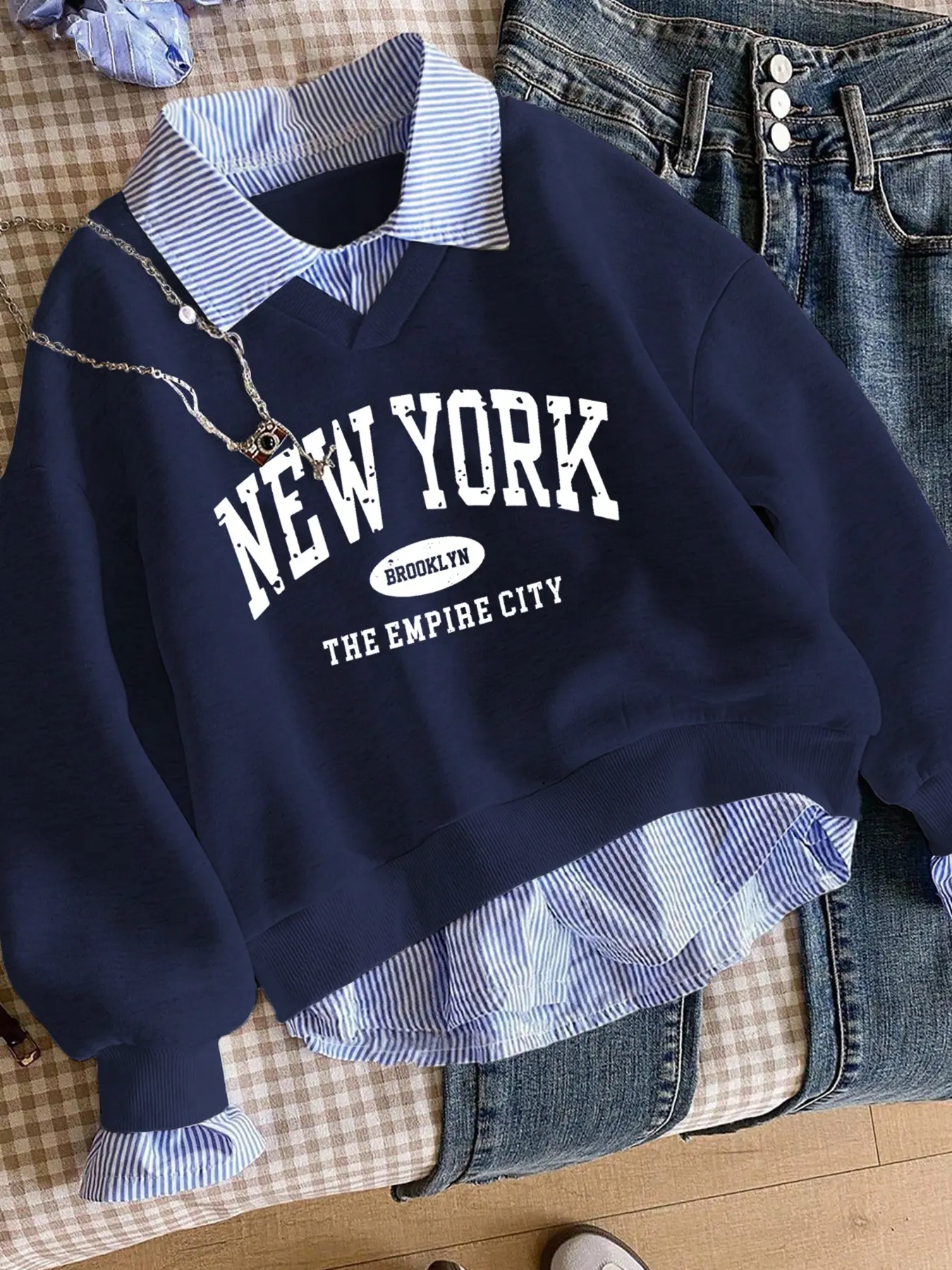 Women's V Neck Long Sleeve Fleece Pullover Sweatshirt, Loose Fit, Warm Lining, Fall Winter, Soft Knit, Casual College Style, New York Letter Print