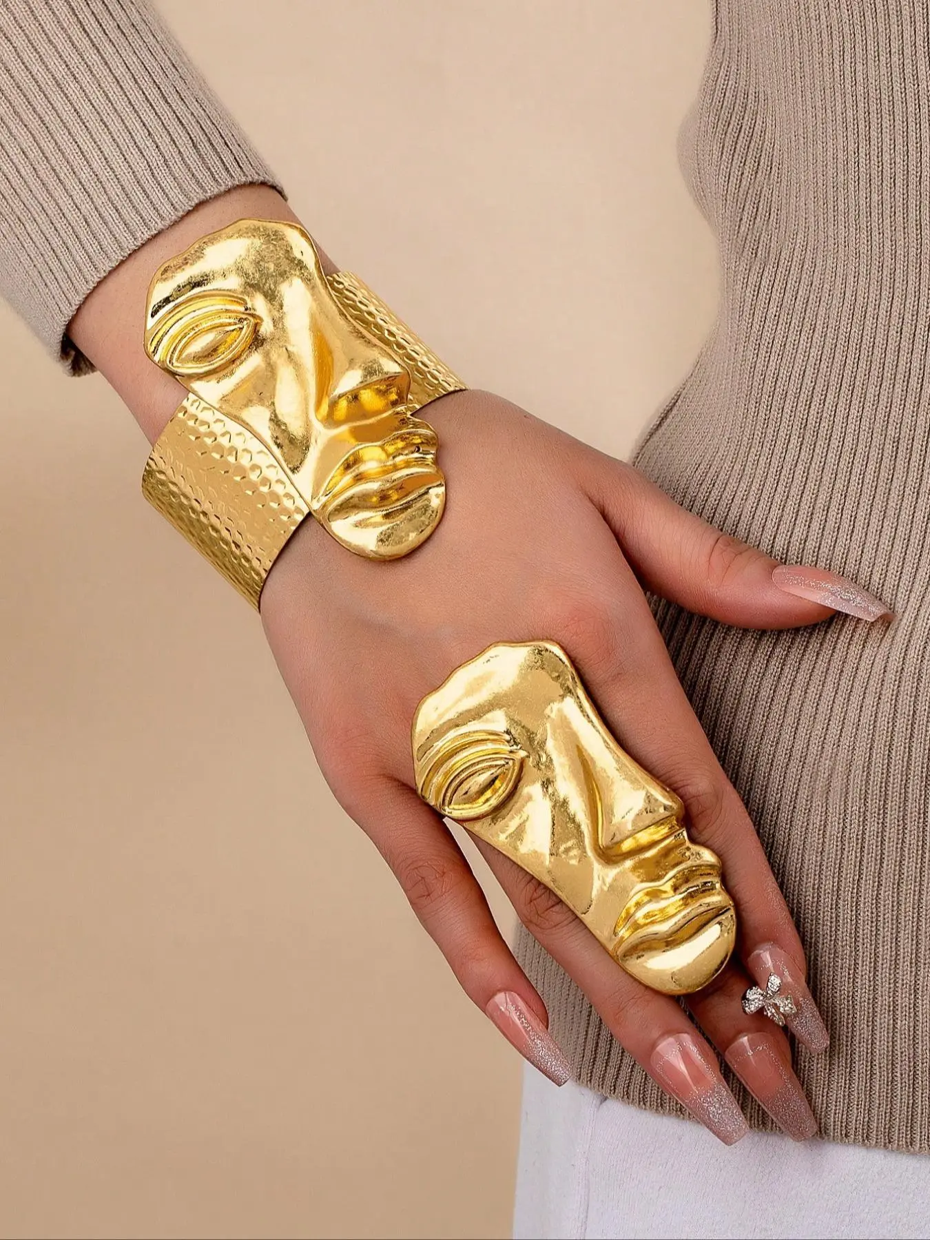 Abstract Face Design Cuff Bangle and Ring, Fashion Jewelry Set for Women, Trendy Jewelry Set, Metal Rings Set