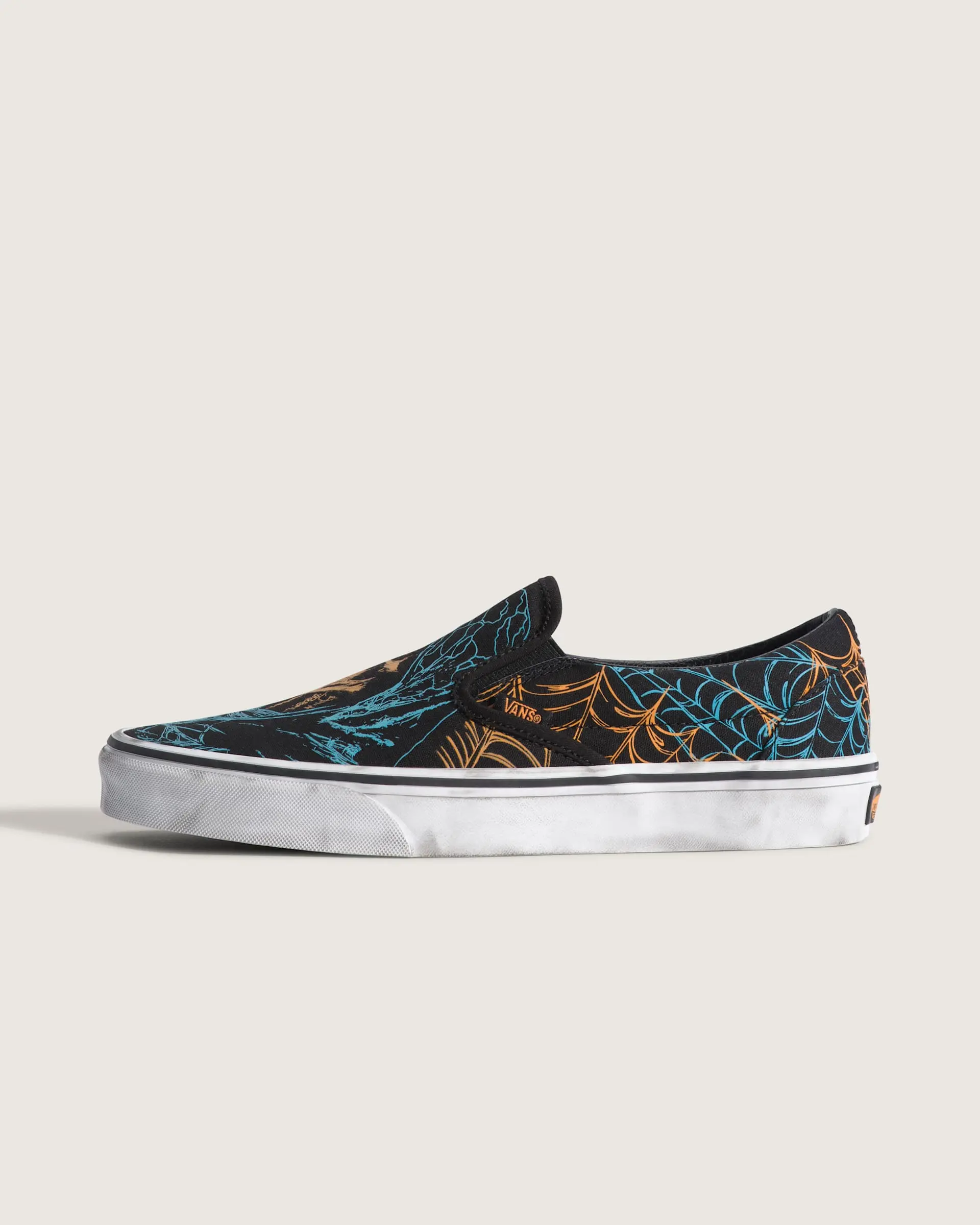 Vans Unisex Classic Slip-On Checkerboard Low Top Shoe