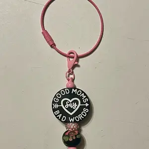 Sweet & Sassy Reversible Keychain - Good Moms / Bad Words