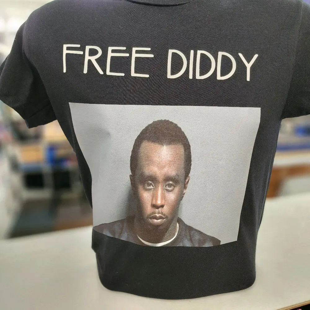 Free Diddy Shirt - Black T-Shirt with Iconic Diddy Graphic for Fans Menswear Top Tshirt Man Streetwear Crewneck Tropical Casual Womenswear Summer Shortsleeve Fit