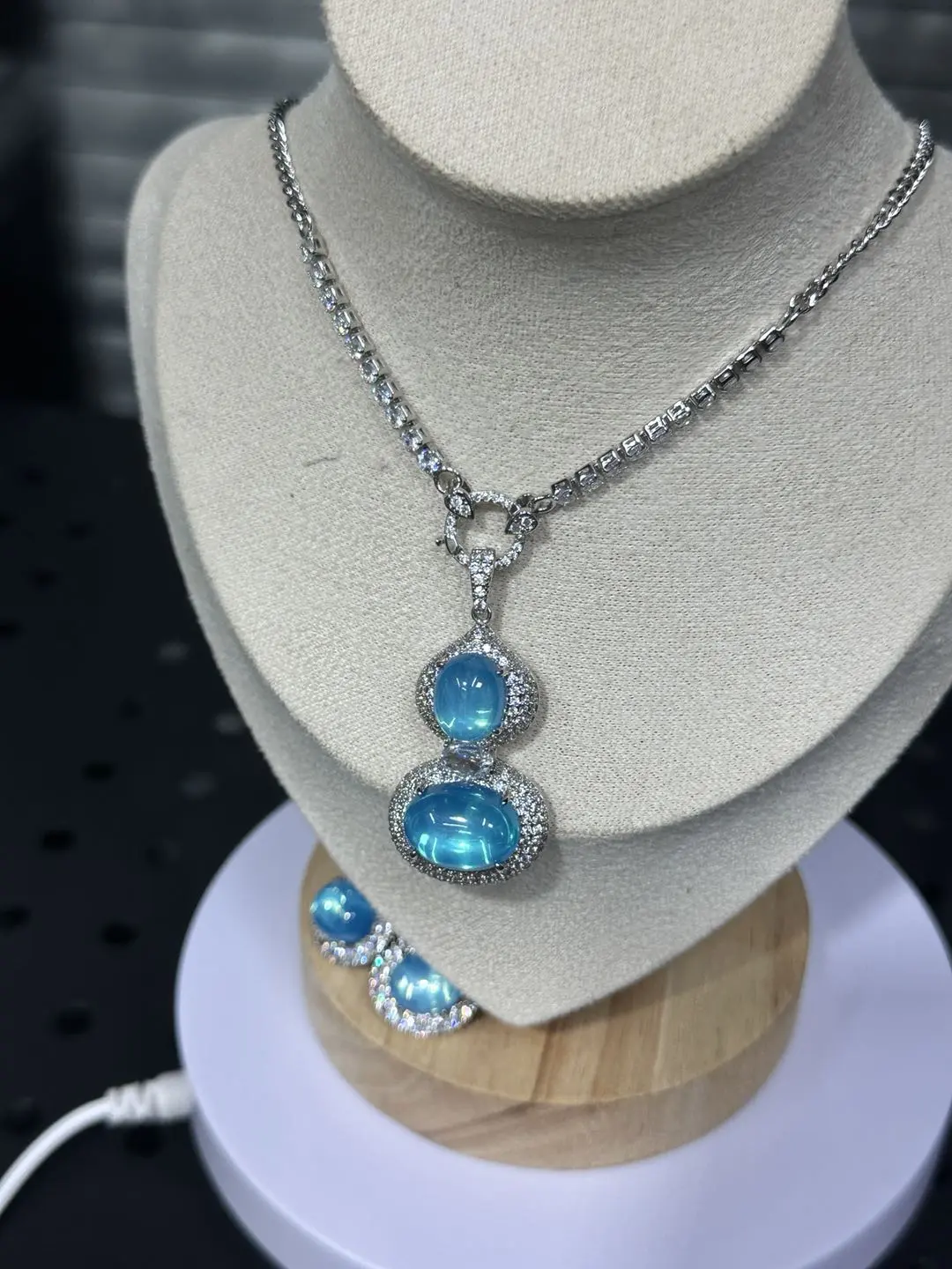 Natural Crystal Rose Hulu Ruby Jewelry Set (11353gc) - Premium Crystal Set for Adults, Ideal Gift for Special Occasions