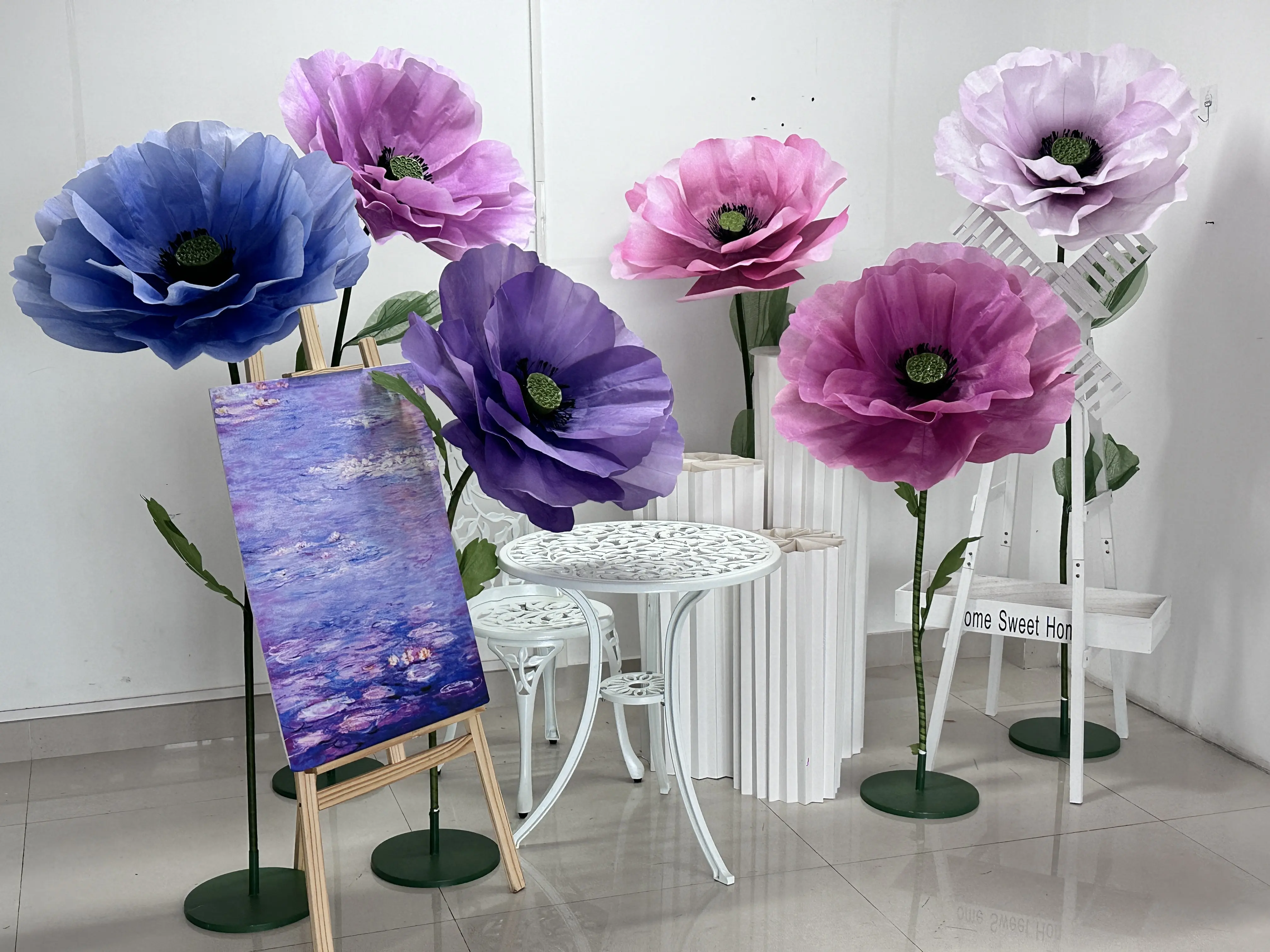 Large freestanding artificial flowers, reusable fashionable floral decorations that create a special atmosphere, suitable for rooms, weddings, window displays, parties, gardens, hotel lobbies, and more.