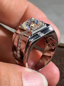 1 Pc Gorgeous Cubic Zirconia Solitaire Engagement Ring For Men For Wedding Engagement Anniversary Party Jewelry Valentine's Day Gift