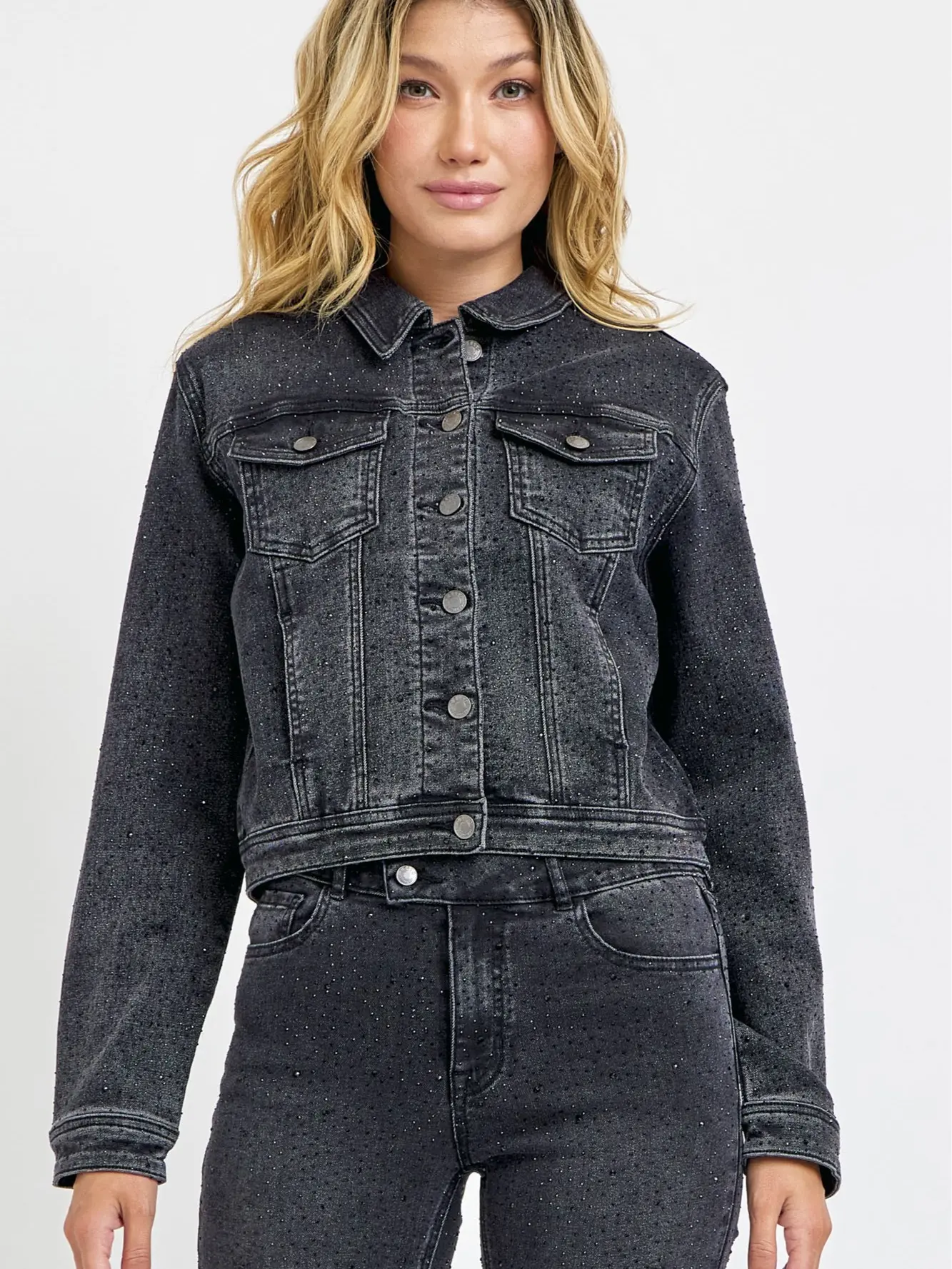 Black Denim Jacket With Washed Design, Embellished With Rhinestones - Chaqueta De Mezclilla Negra Con Diseño Lavado & Adornada Con Pedrería