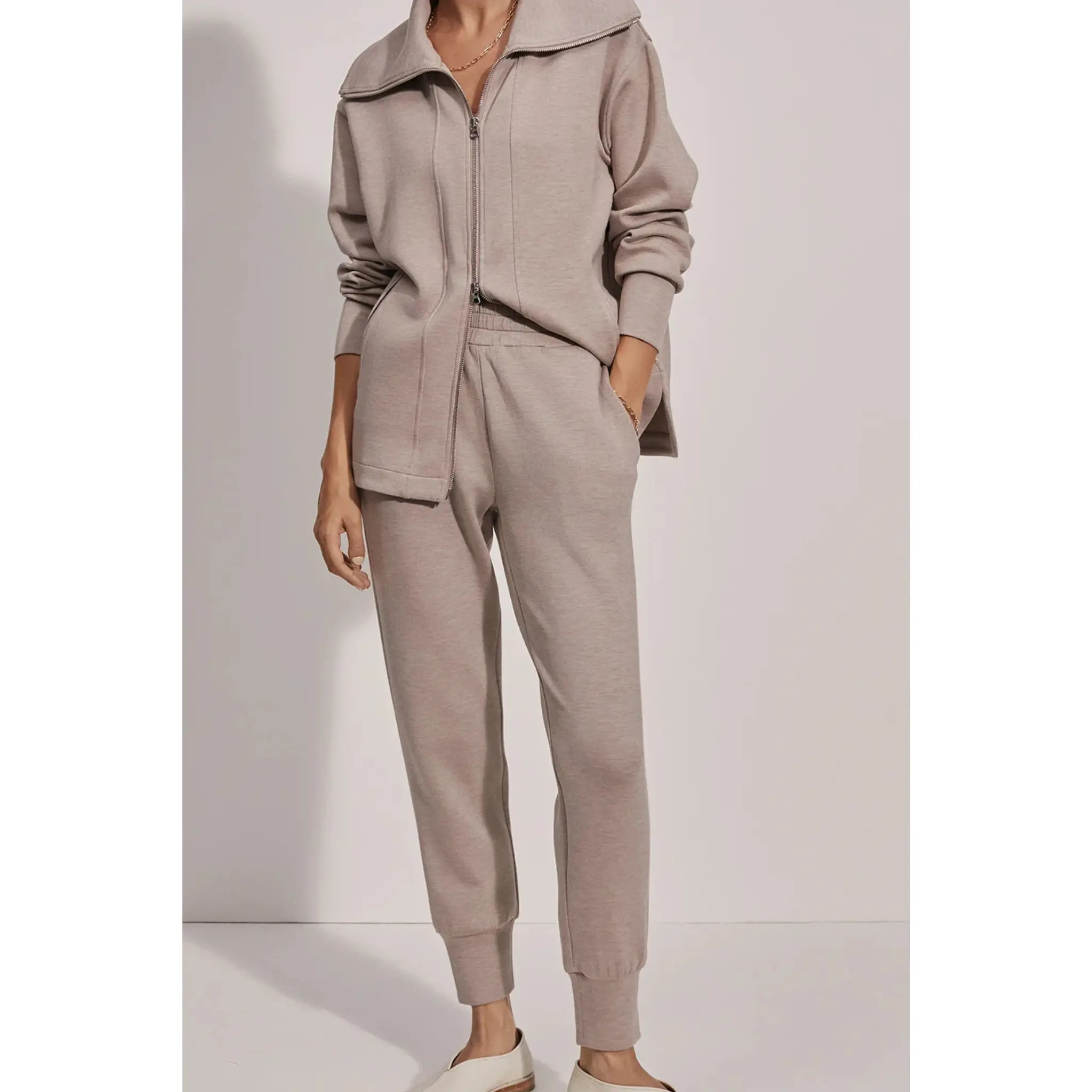 Varley: The Slim Cuff Pant in Taupe Marl