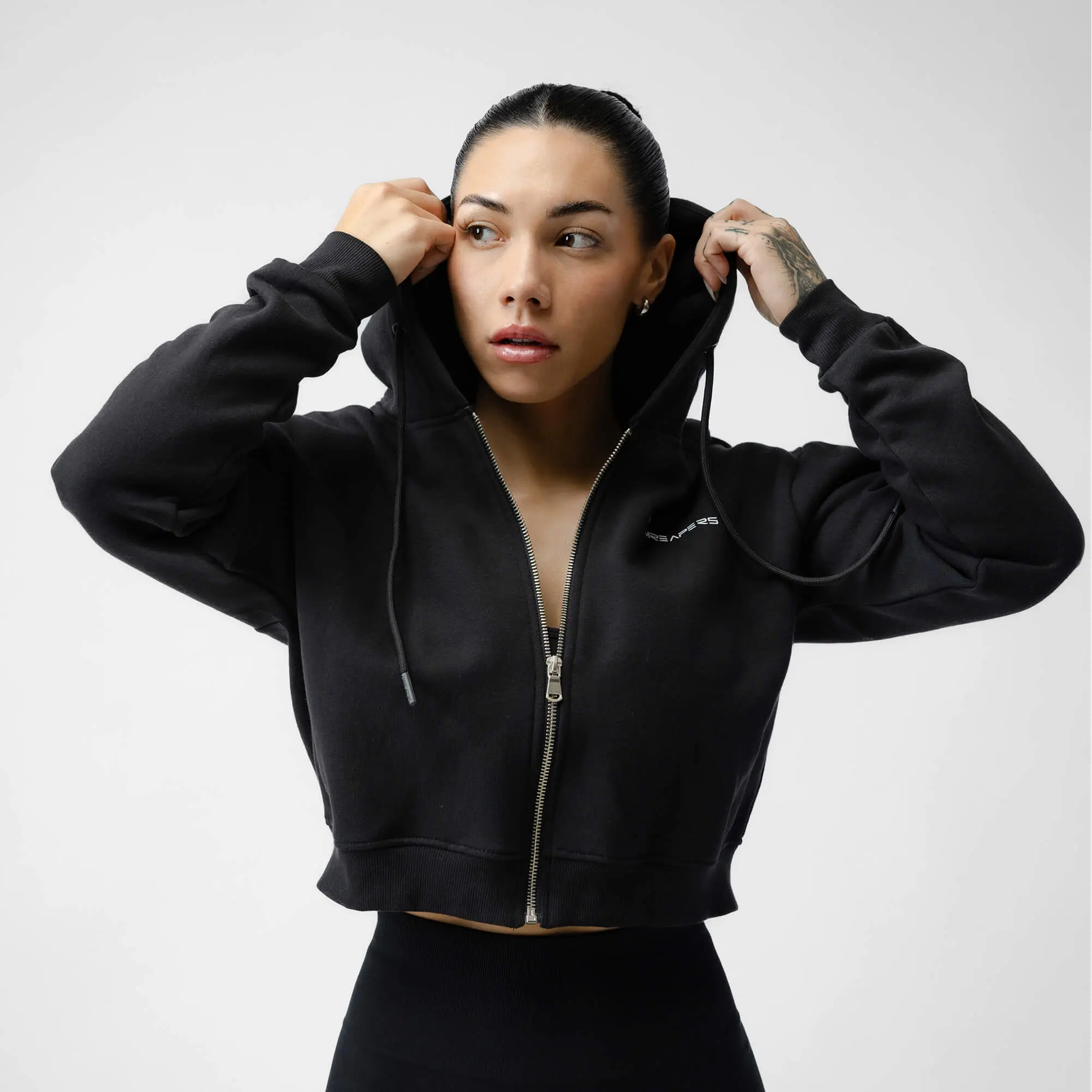 Gymreapers Ultra-Soft Skull Cropped Hoodie Womenswear Comfortable Women Sweaters Fleece Tops Cotton Polyester Long Sleeve