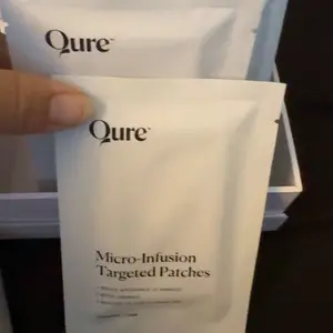 Product Review of Qure Micro-Infusion Anti Wrinkle Patches for Smile Line, Frown lines, Under Eye Bags, Puffiness, Crow's Feet - Retinol, Niacinamide, Caffeine, Peptides - Dissolvable for Overnight Use - 8 Pairs from S**s